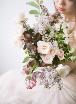 Sophisticated and flowing floral designs and table settings